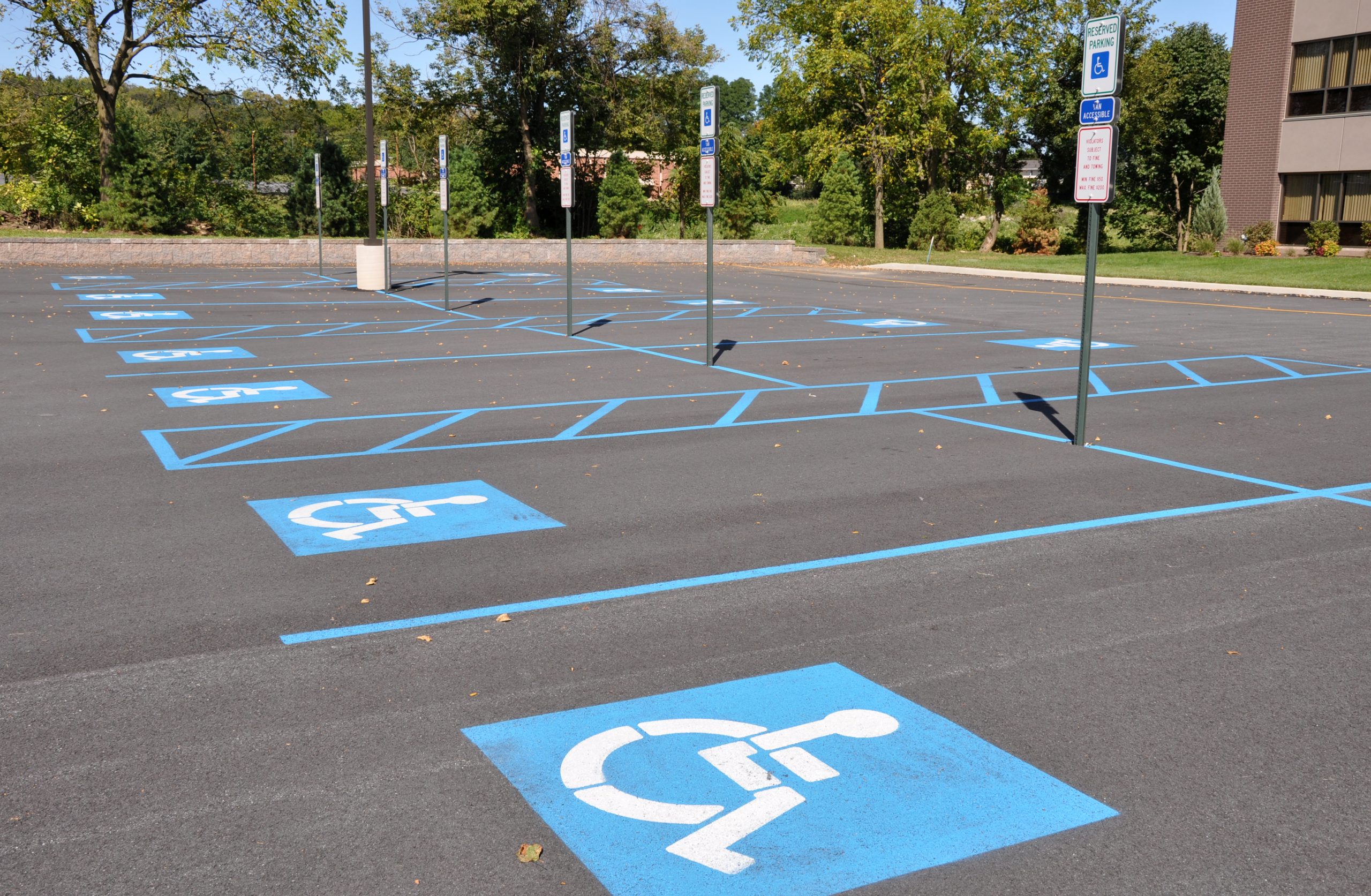 handicap-parking-lot-space-striping